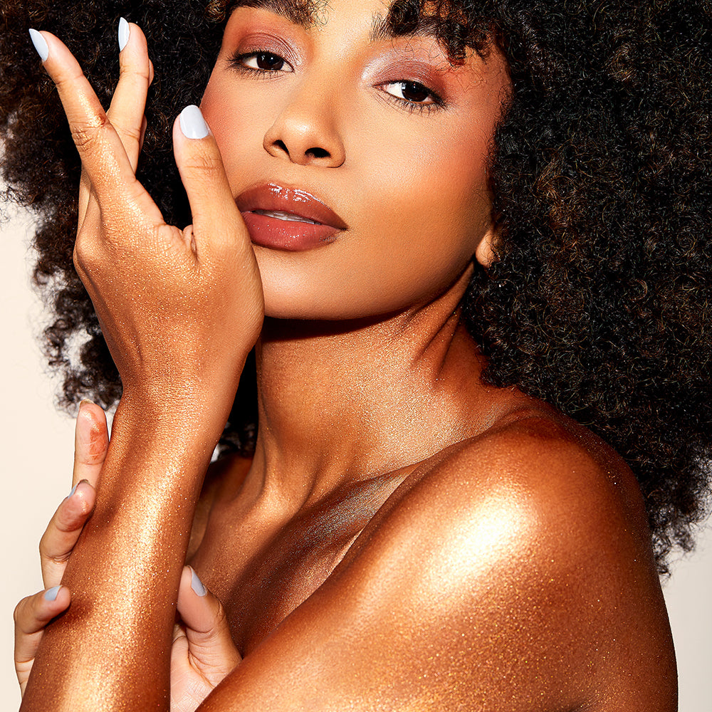 Iluminador Corporal Beijo de Sol + Acessório de Cabelo Enredo by Brunna